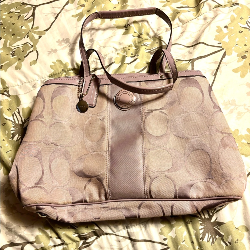 Lavendar coach bag - Picture 2 of 9